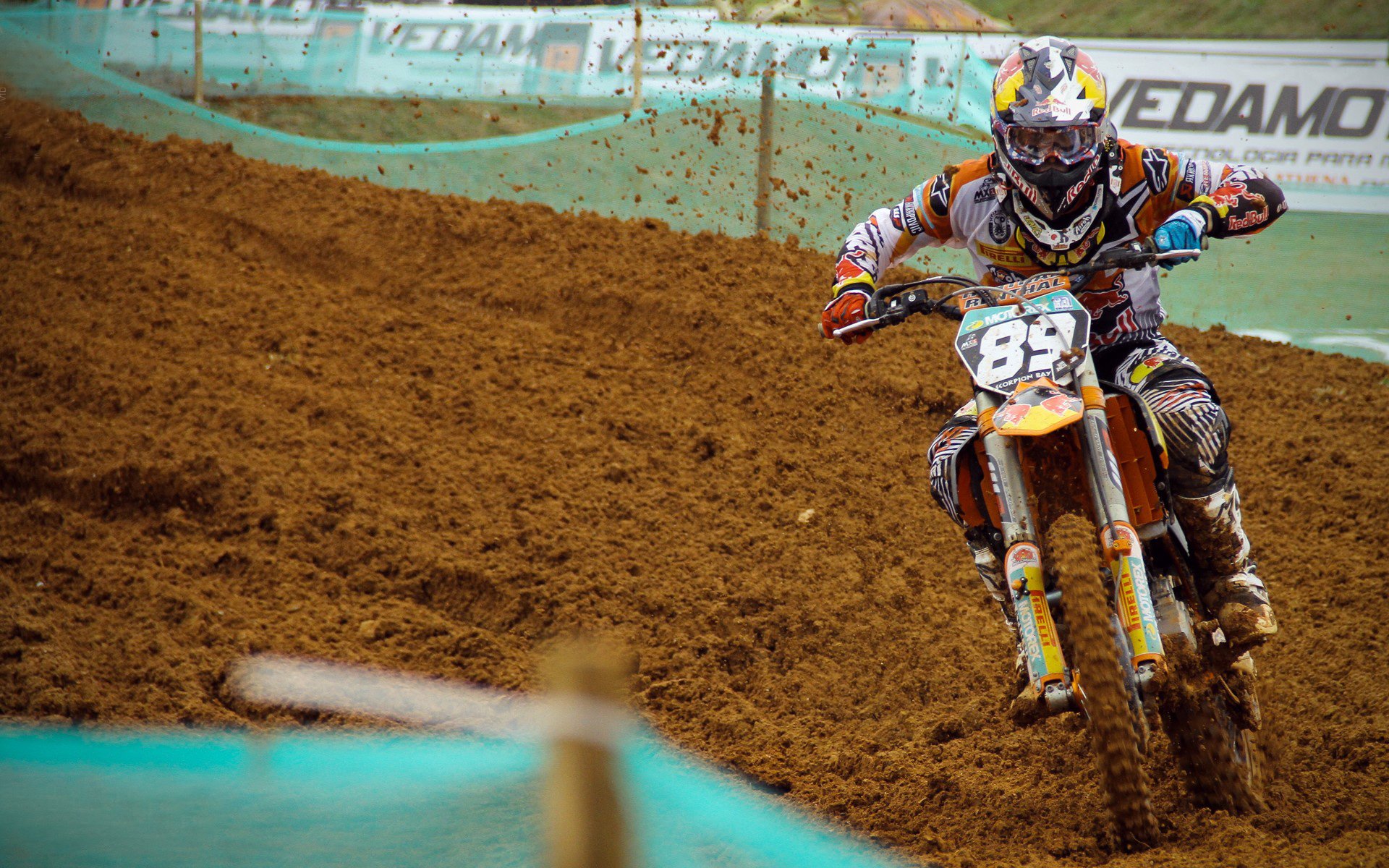 英超反击战：快攻速如闪电，英超打防反的球队